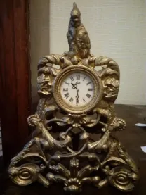 Продам часы настольные