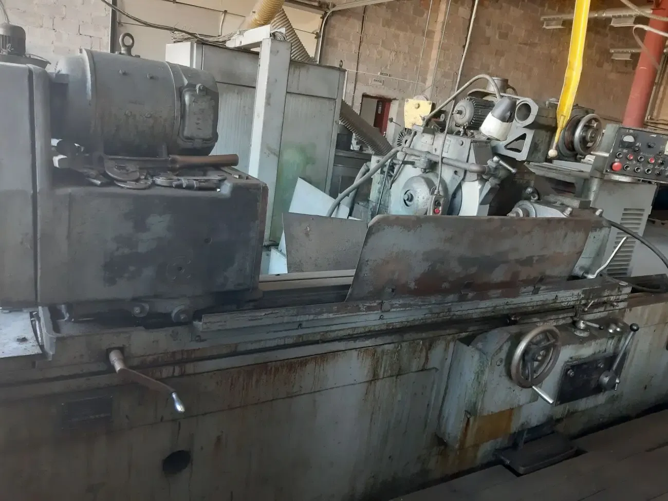 Станок универсально-шлифовальный 3Б12 3