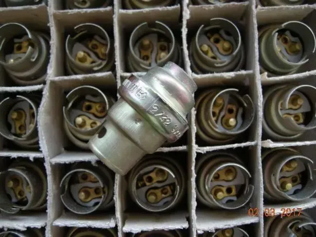 Патрон байонетный В15d-42МН ухл2, B15d42mh, В15d-42МН-УХЛ2, 42v; 2а 2