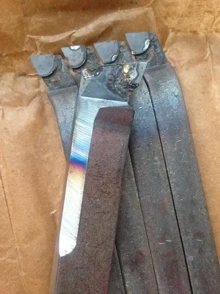 Резец росточной для глухих отверстий 25х16х200 3