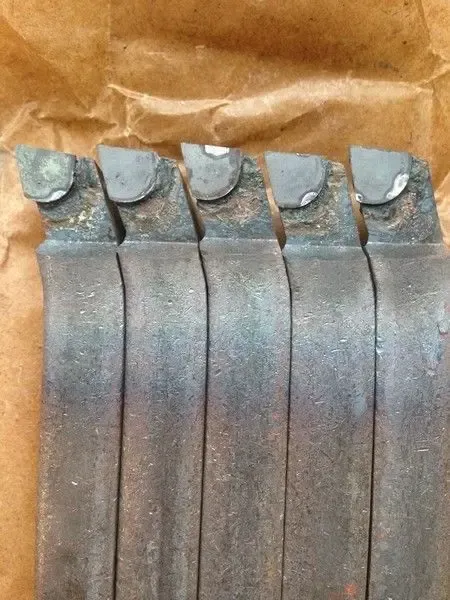 Резец росточной для глухих отверстий 25х16х200