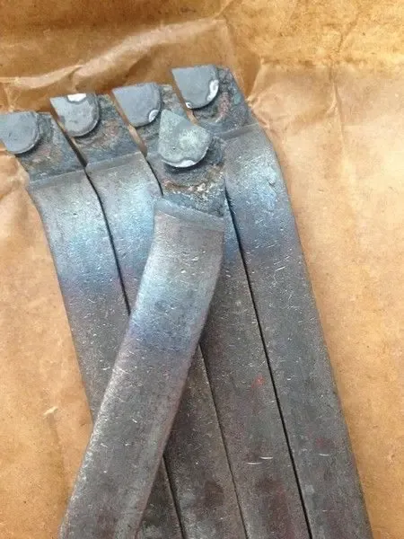 Резец росточной для глухих отверстий 25х16х200 4