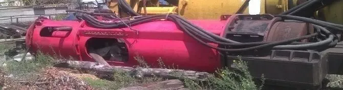 Продаем гидравлический вибропогружатель BRUCE SGH 1012, 2002 г.в. 2