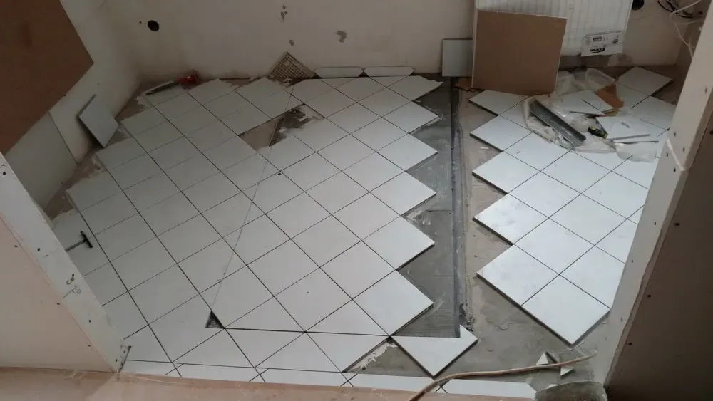 люк с скрытыми петлями. 