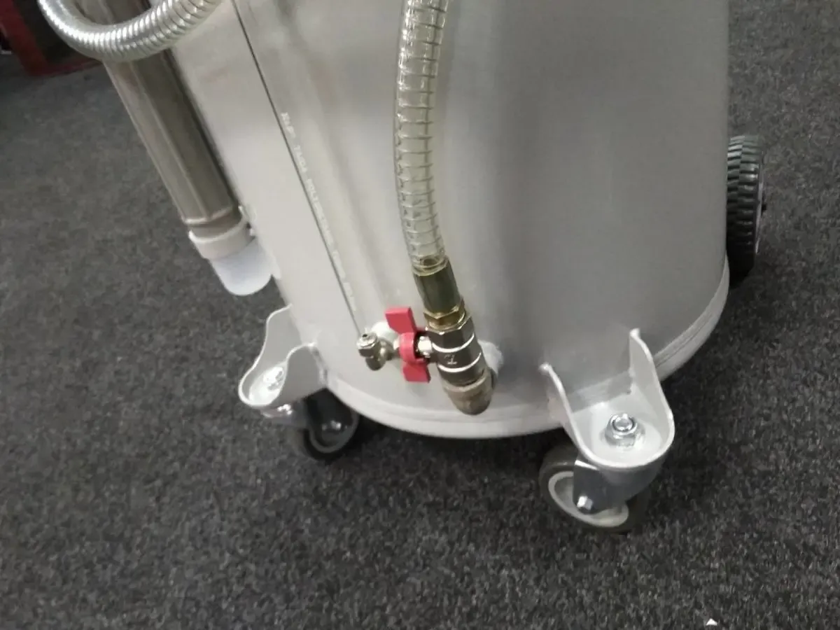 Установка для вакуумного отбора сбора замены масла, 80 л с предкамерой 8