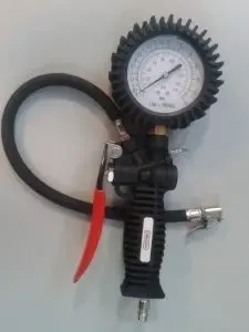 Пистолет для подкачки колес с манометром FINI (Италия)