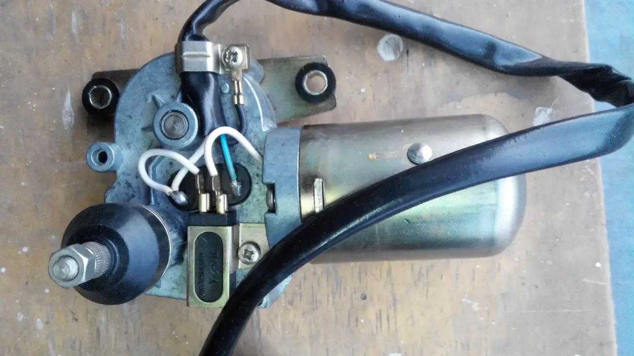 Мотор склоочисника 4