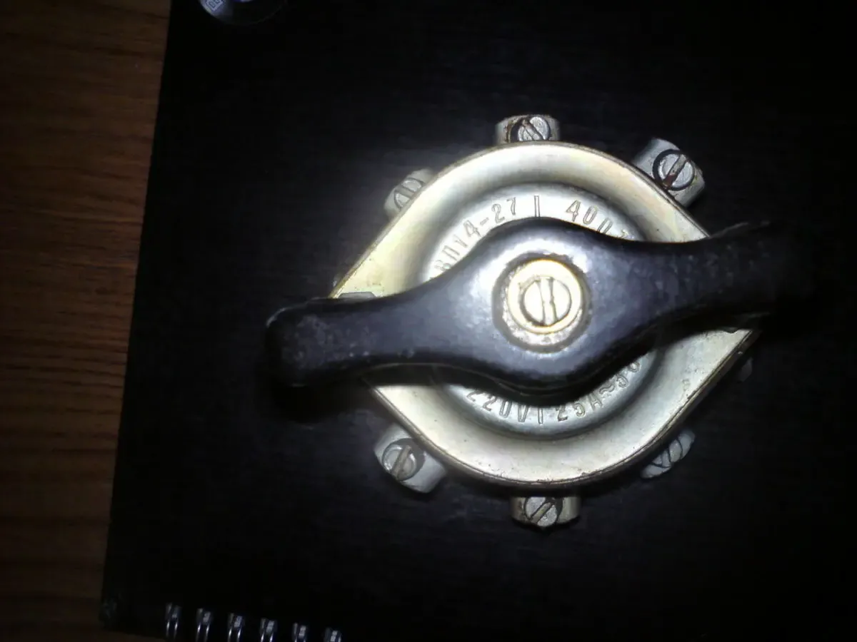 Пакетний вимикач ПВП14-27 3