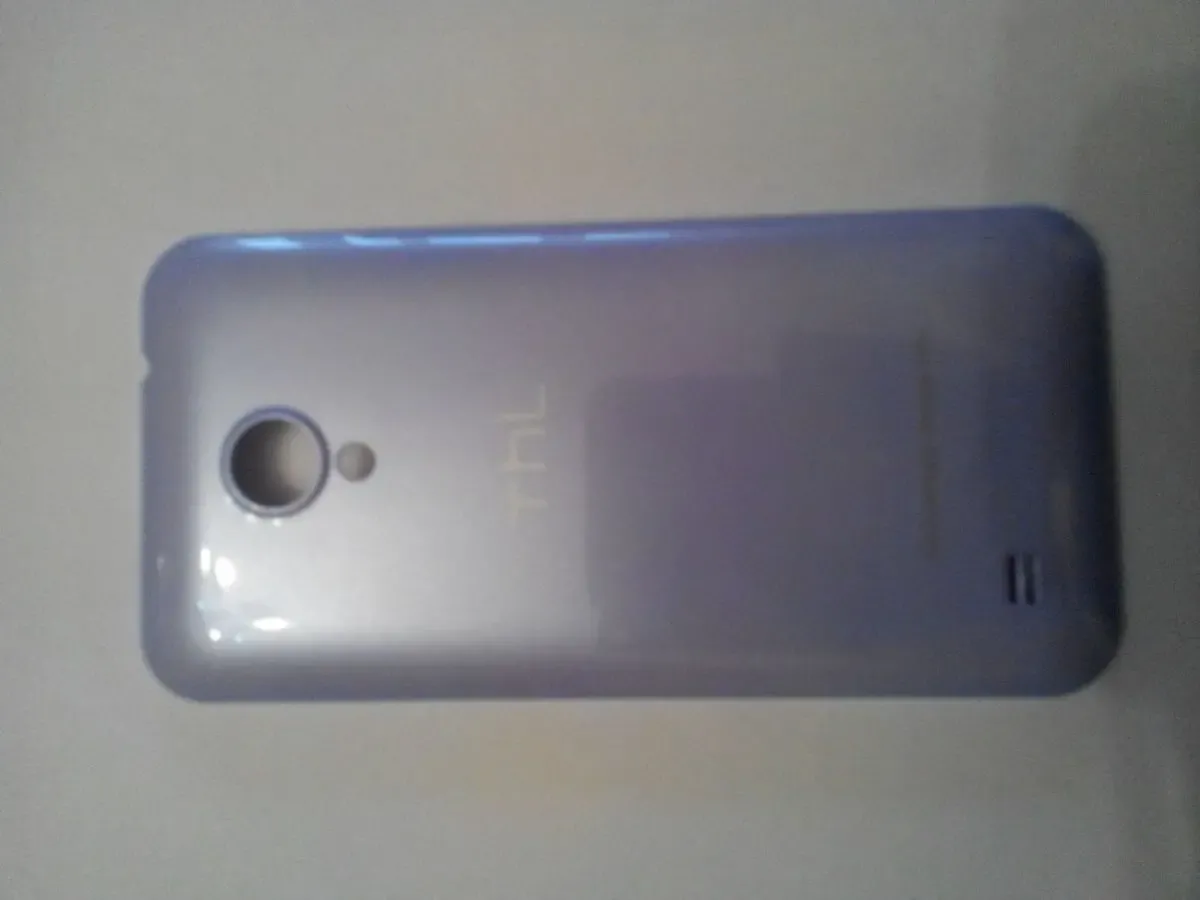 Продам новую заднюю крышку мобильного телефона Thl V12