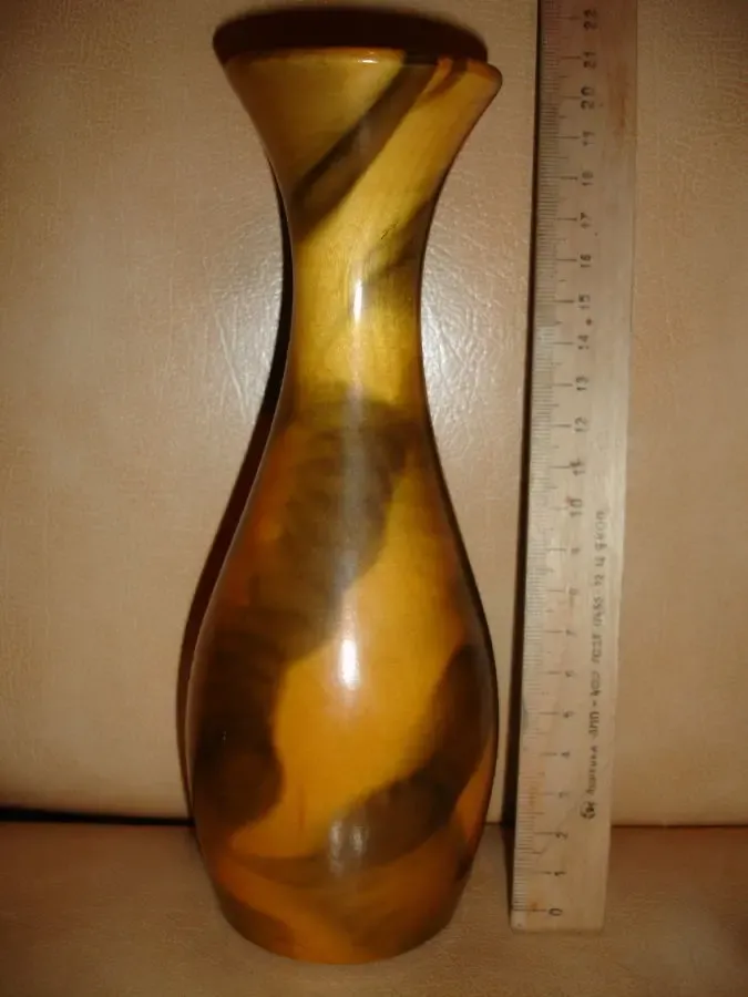 ВАЗА дерев'яна, лакована, інтер'єрна, висота 20 см; настольна. РАРИТЕТ 2