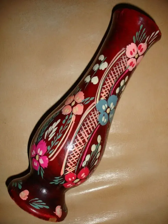 ВАЗА дерев'яна, лакована, інтер'єрна, висота 20 см; настольна. РАРИТЕТ 10