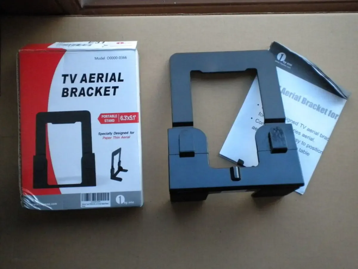 Настольная подставка под тонкую антенну настільна підставка під антену