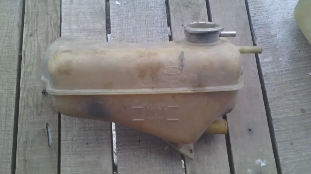 Бачек расширительный Форд 83BB-8K218-CF оригинал