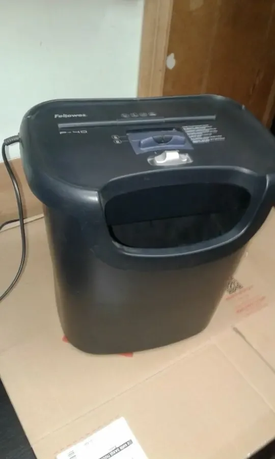 Уничтожитель документов