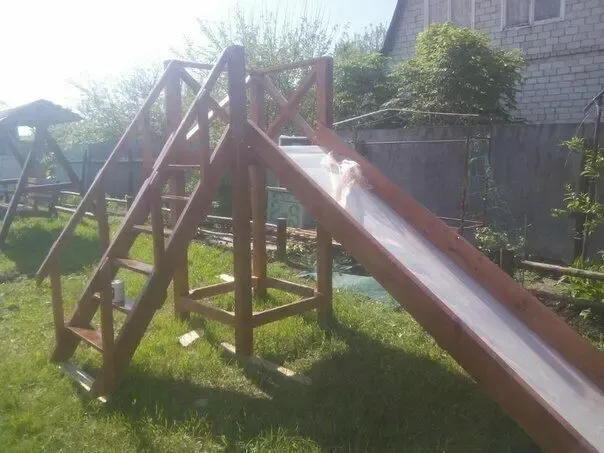 Детская горка из дерева 4