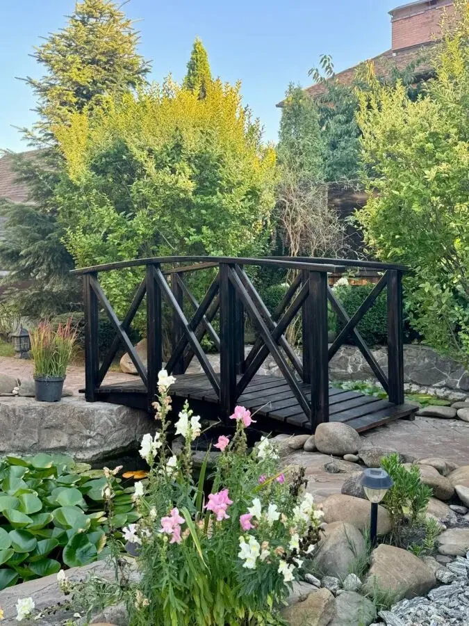 Садовый  мостик из дерева 7