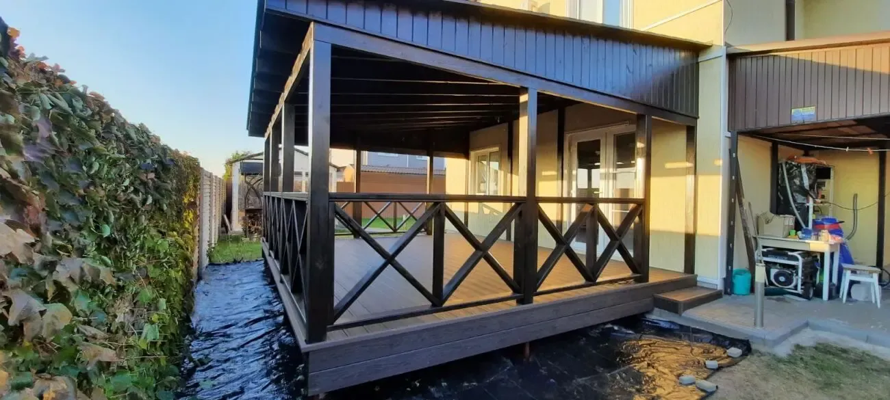 Веранда деревянная.  Терраса из дерева. Пристройка к дому. Терасса. 6