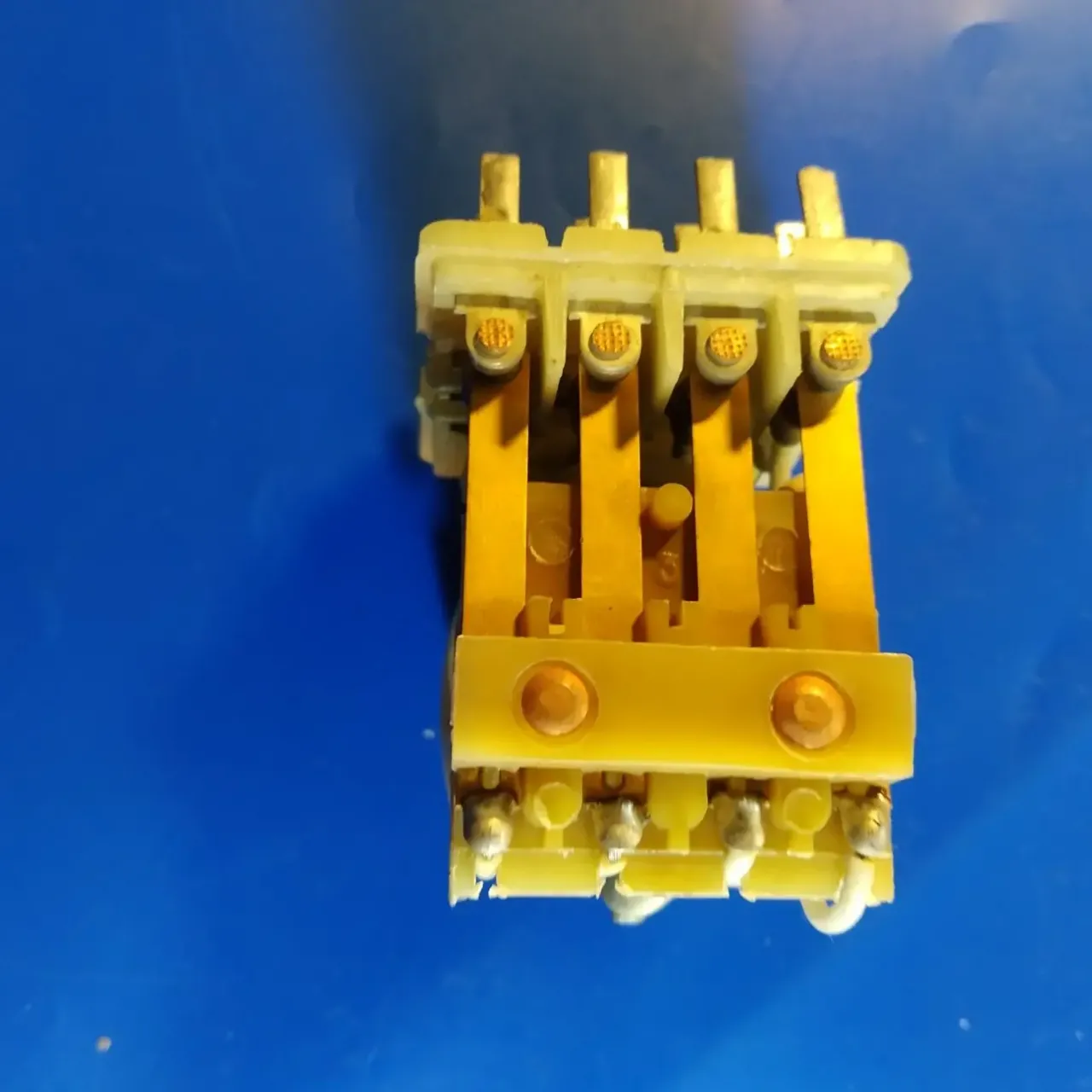 Реле рп21-УХЛ4Б ~220.в.5а.4контакта перебрасыв. 5