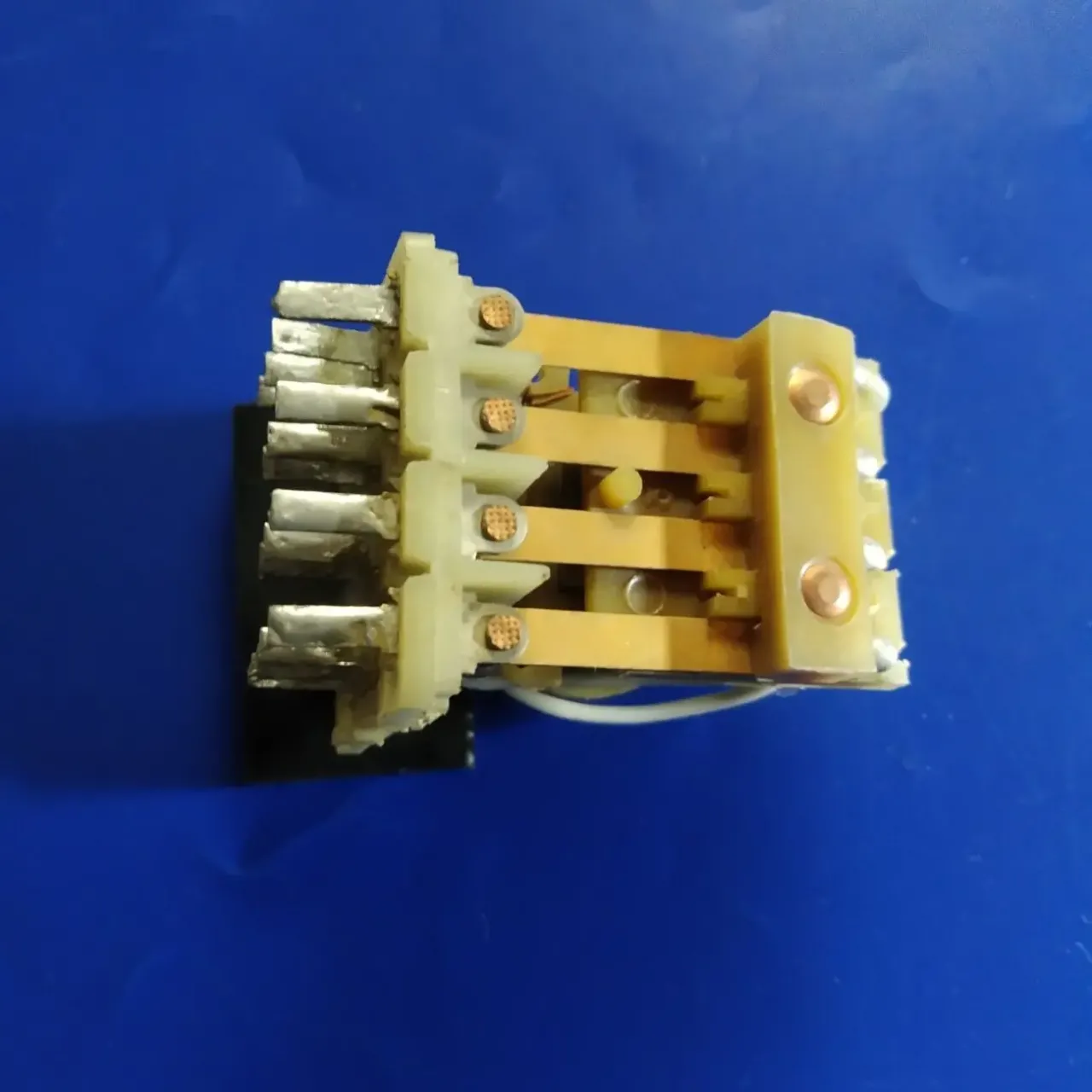 Реле рп21-УХЛ4Б ~220.в.5а.4контакта перебрасыв. 4