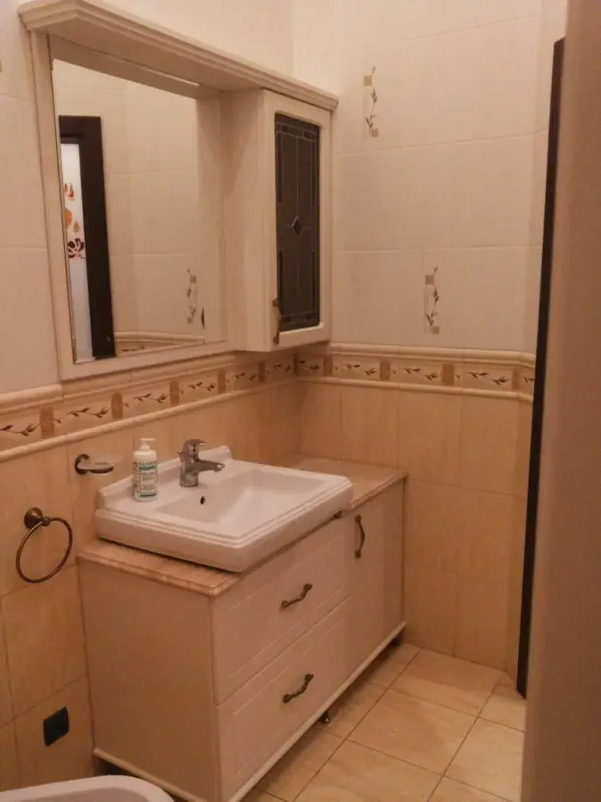 Мебель для ванной. тумбы с умывальниками. зеркала. пеналы. комоды 4