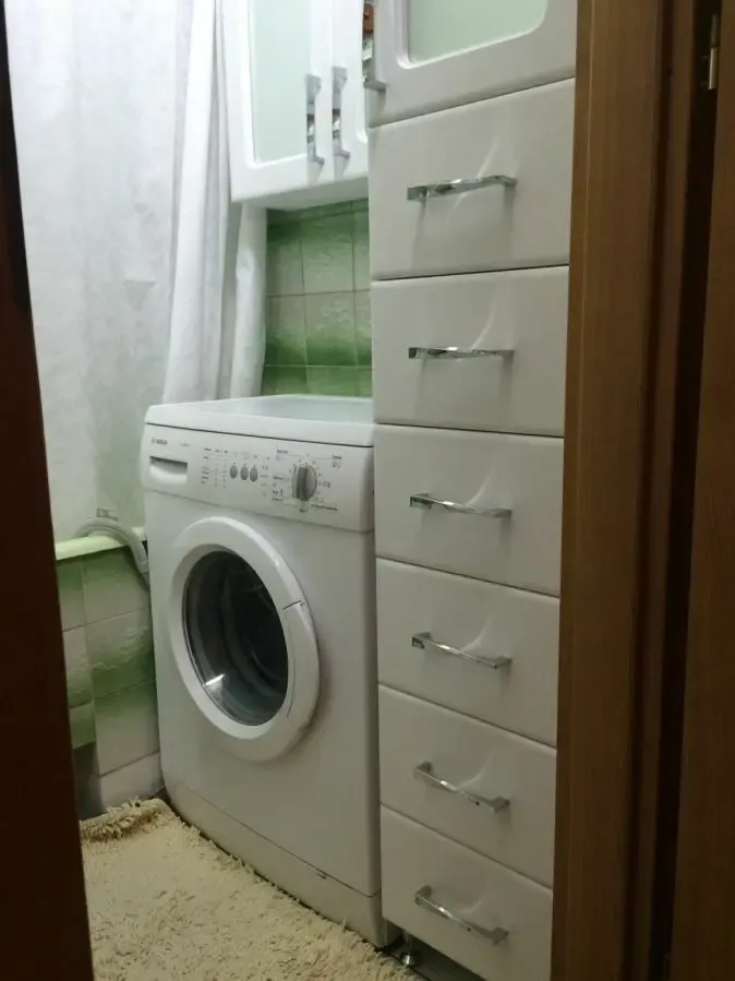 Мебель для ванной. тумбы с умывальниками. зеркала. пеналы. комоды 9