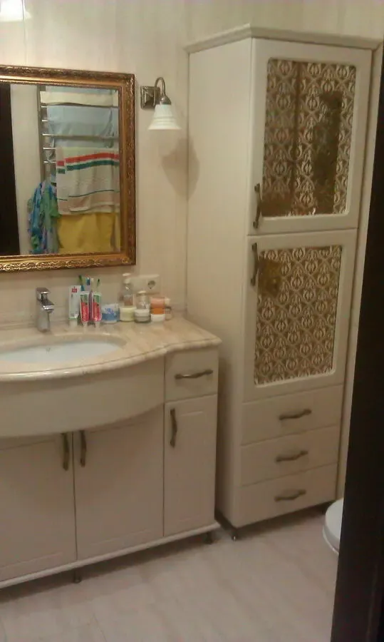 Мебель для ванной. тумбы с умывальниками. зеркала. пеналы. комоды