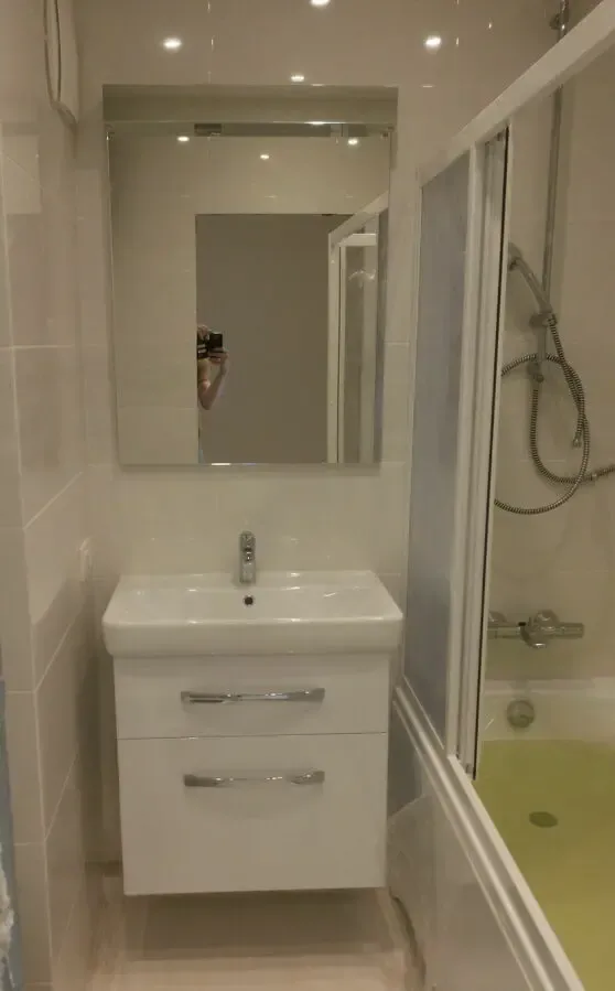 Мебель для ванной. тумбы с умывальниками. зеркала. пеналы. комоды 2