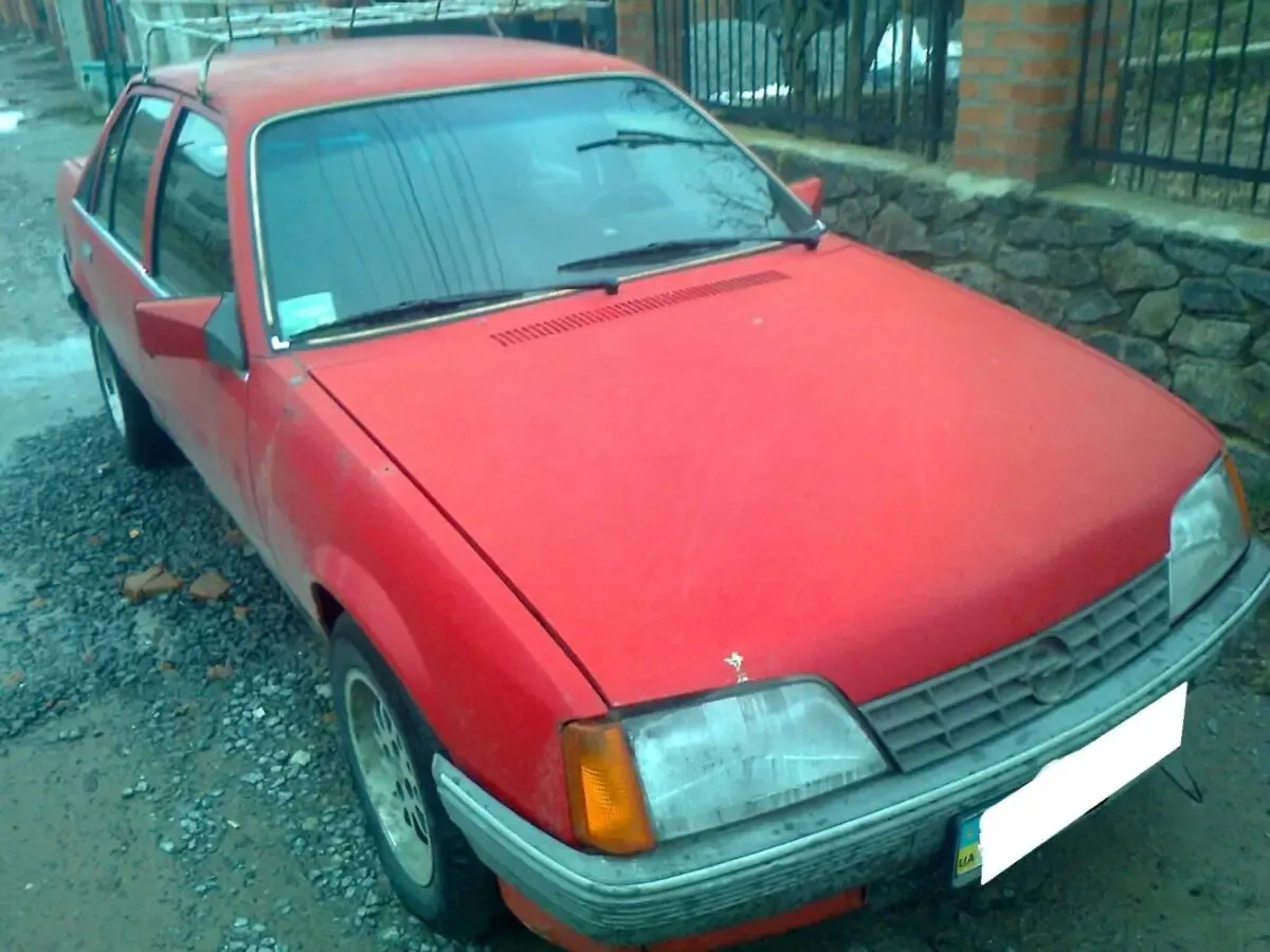 Капот опель рекорд 83-86г.в.