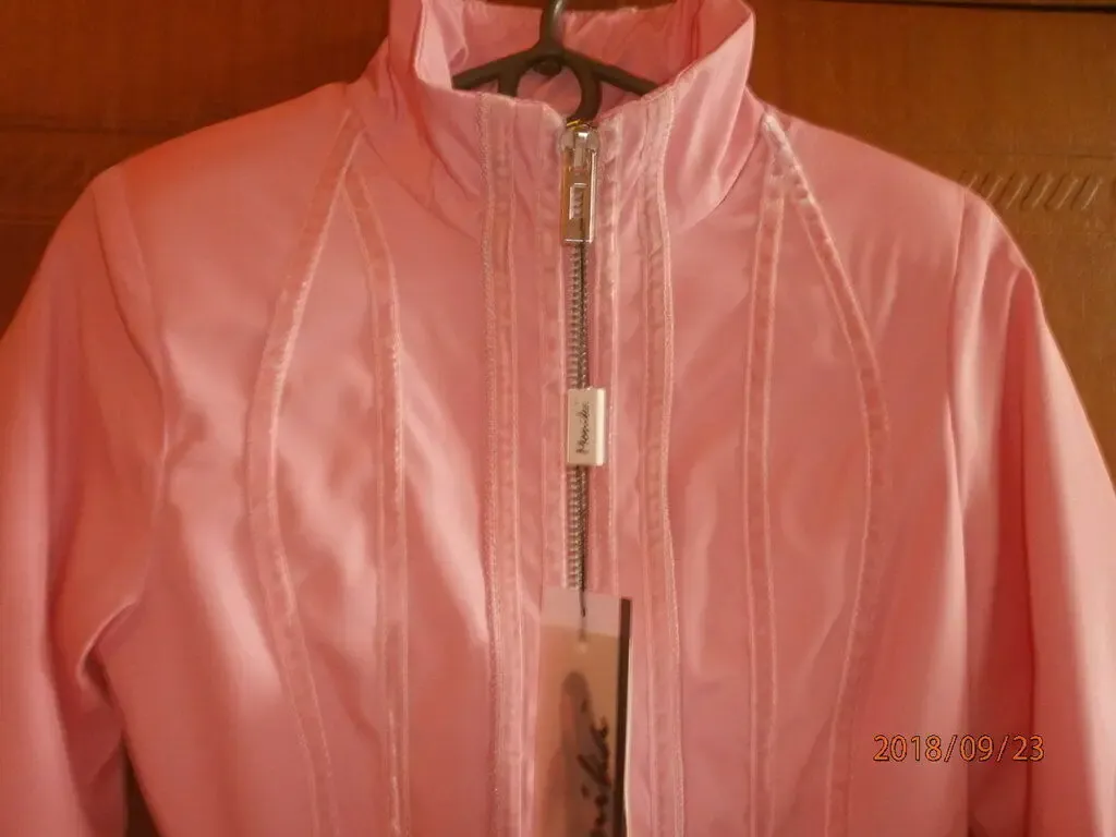 Куртка новая, р. 42 5