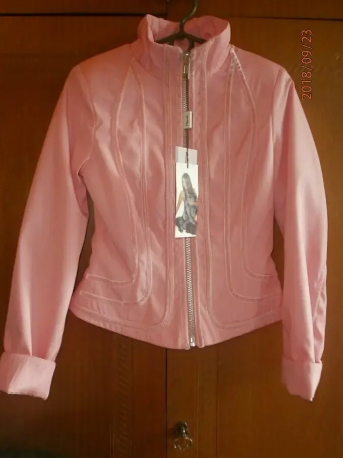 Куртка новая, р. 42 7