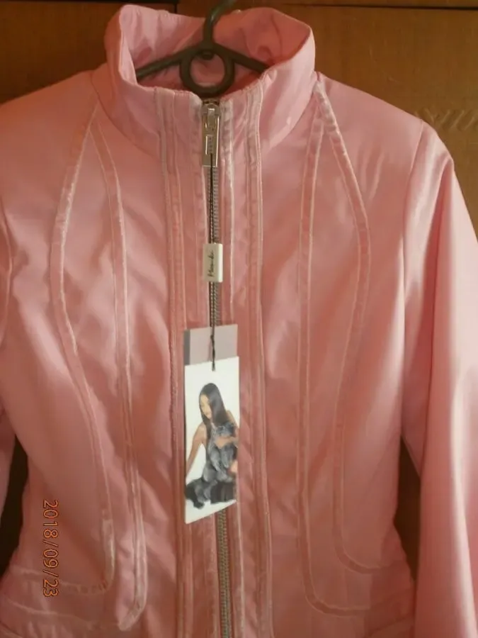 Куртка новая, р. 42 2