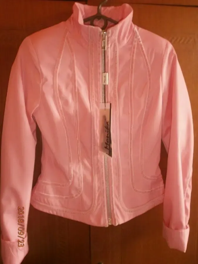 Куртка новая, р. 42 6