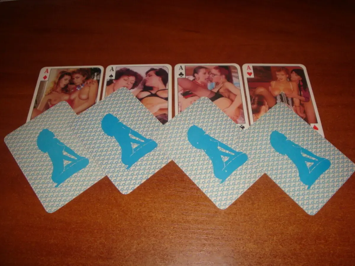 Игральные карты Девушки 10 2