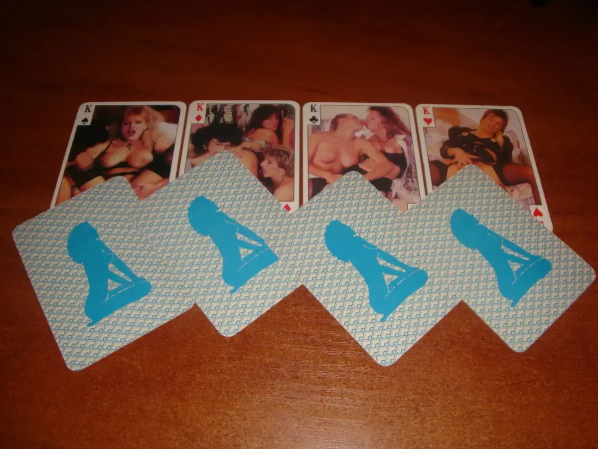 Игральные карты Девушки 10 3