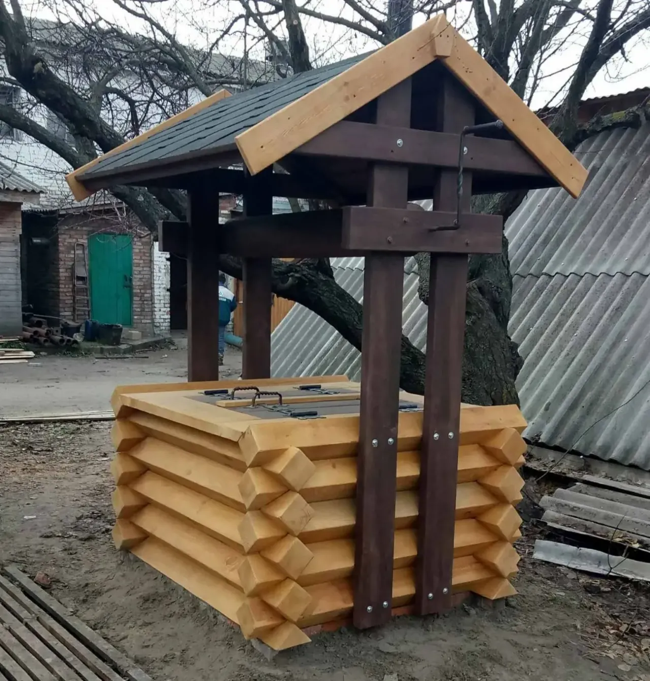 Колодец деревянный