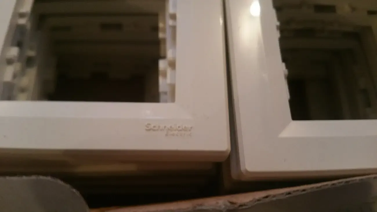 Рамка Schneider Electric ASFORA Cream EPH 2900123 2