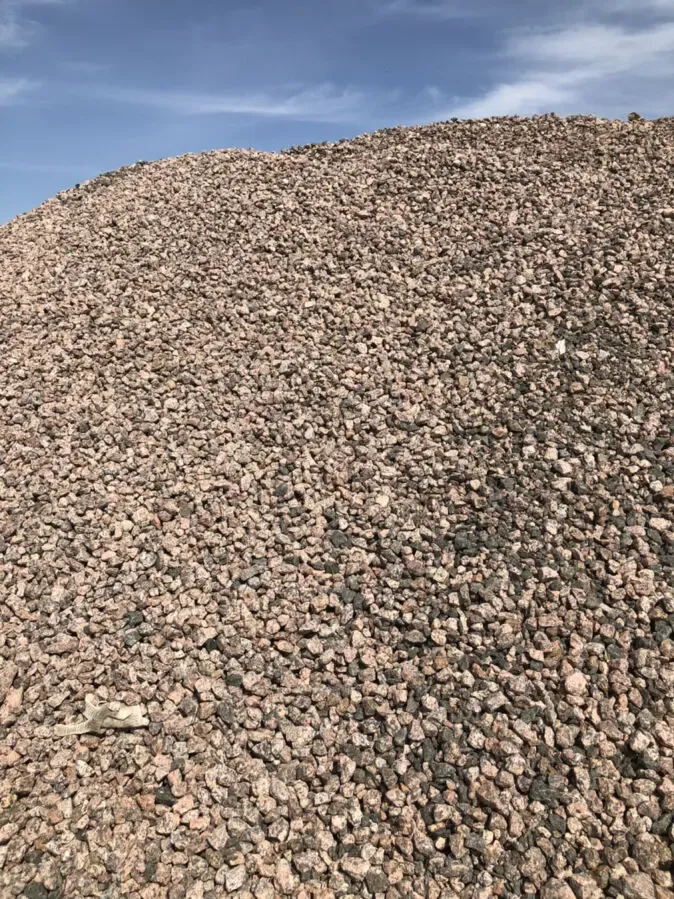 Щебень гранитный фракции 5-20, 20-40, 40-70, отсев.