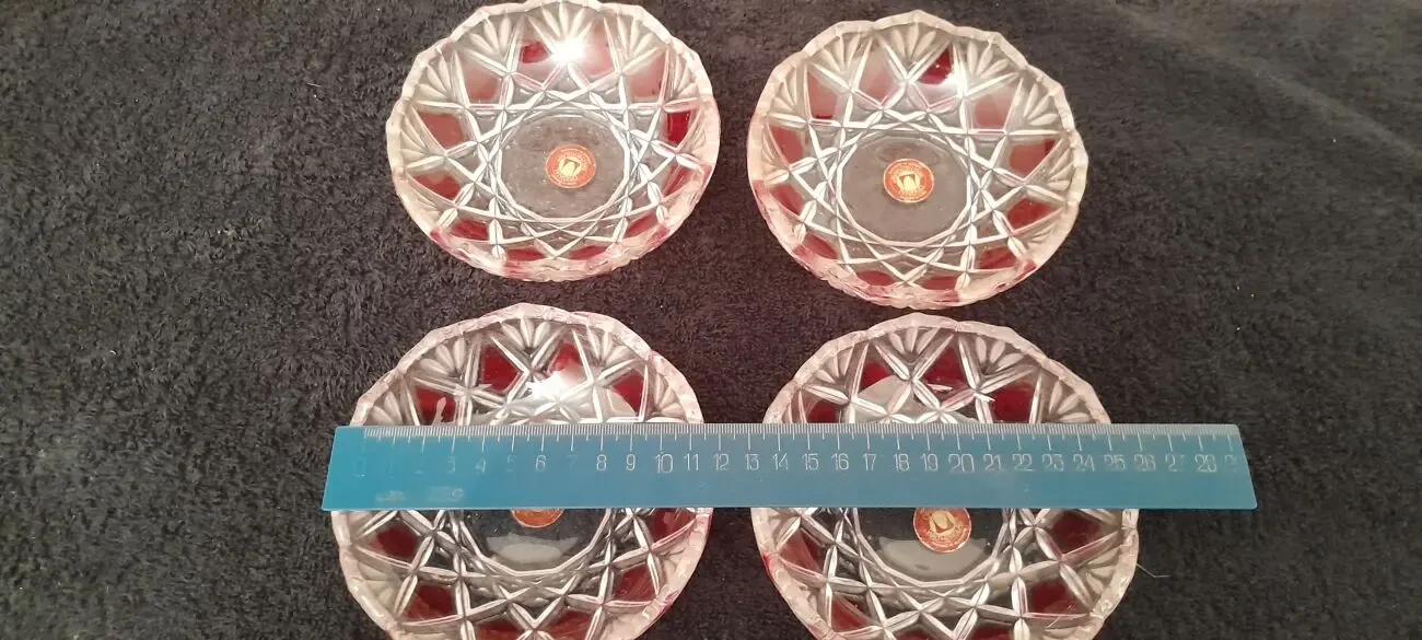 Красивая цветная конфетница.  Германия. р.14-14 см 8