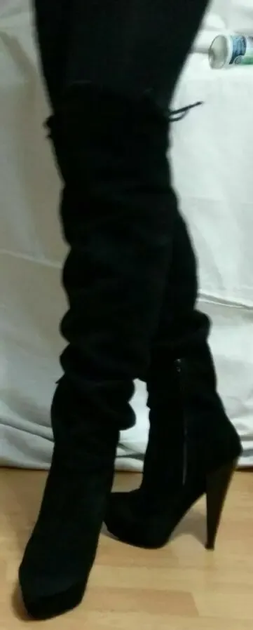 Продам осенние сапоги-ботфорты 6