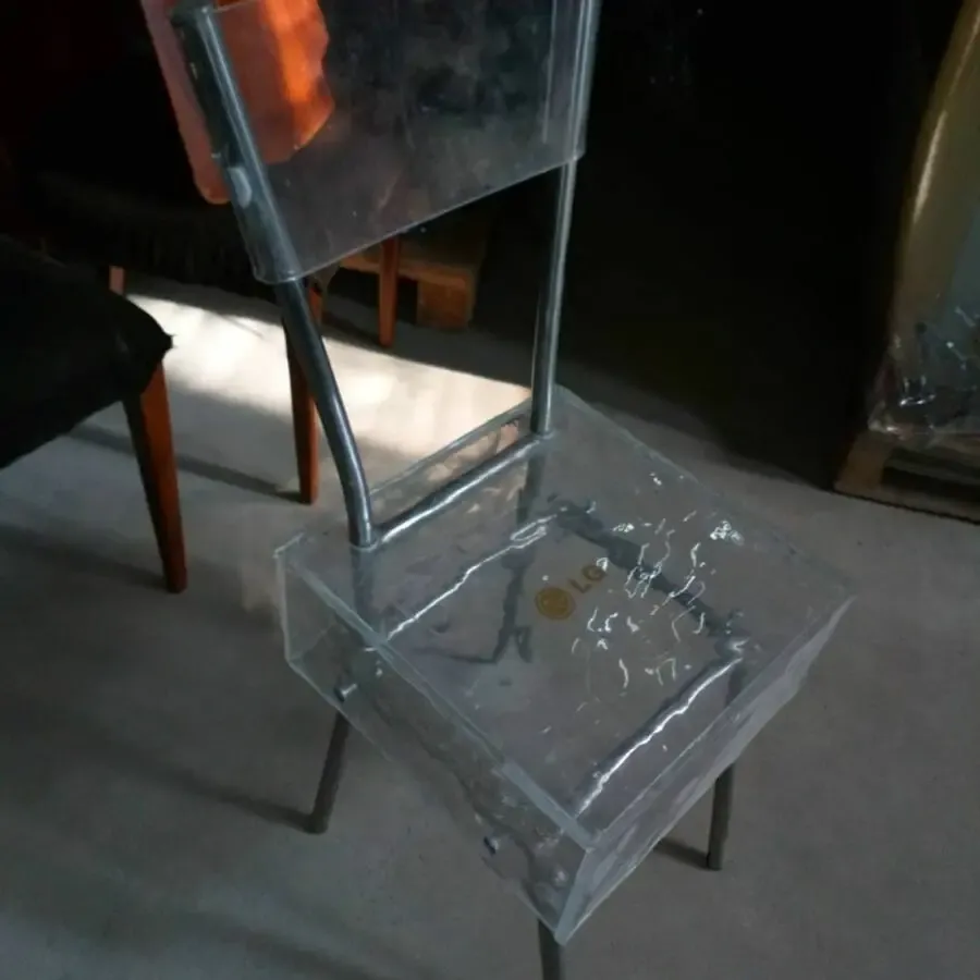 Прозрачные диваны и стулья 2