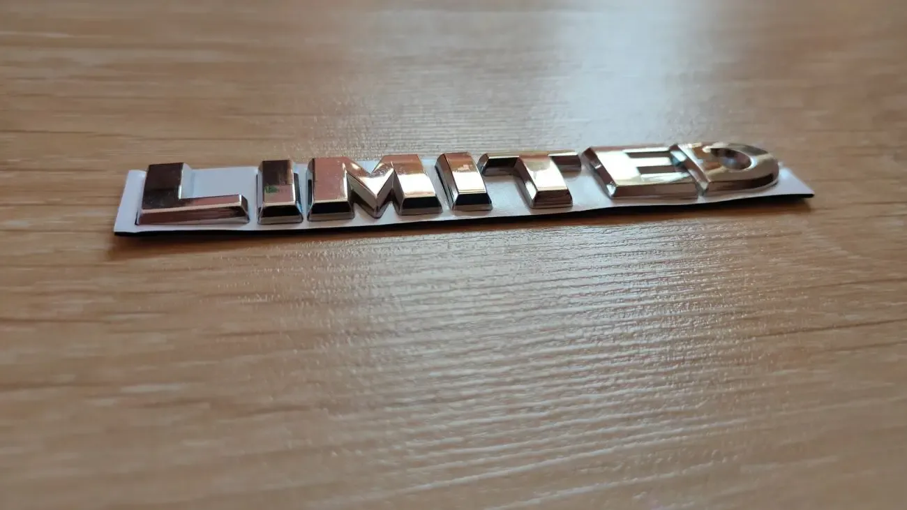 Металлические буквы Limited на кузов авто не ржавеют 7