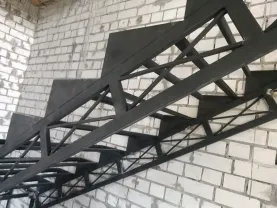 Лестницы . "Броневик " Днепр.