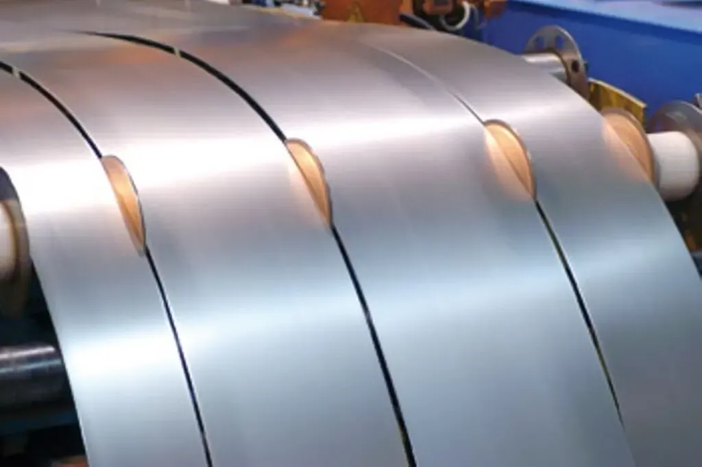 Сайдинг металевий в кольорі 4