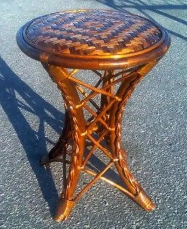 Табурет плетеный из лозы. 6