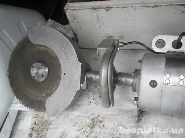 Пила для распиловки полутуш Komel  Ptub 350 H Iii 2