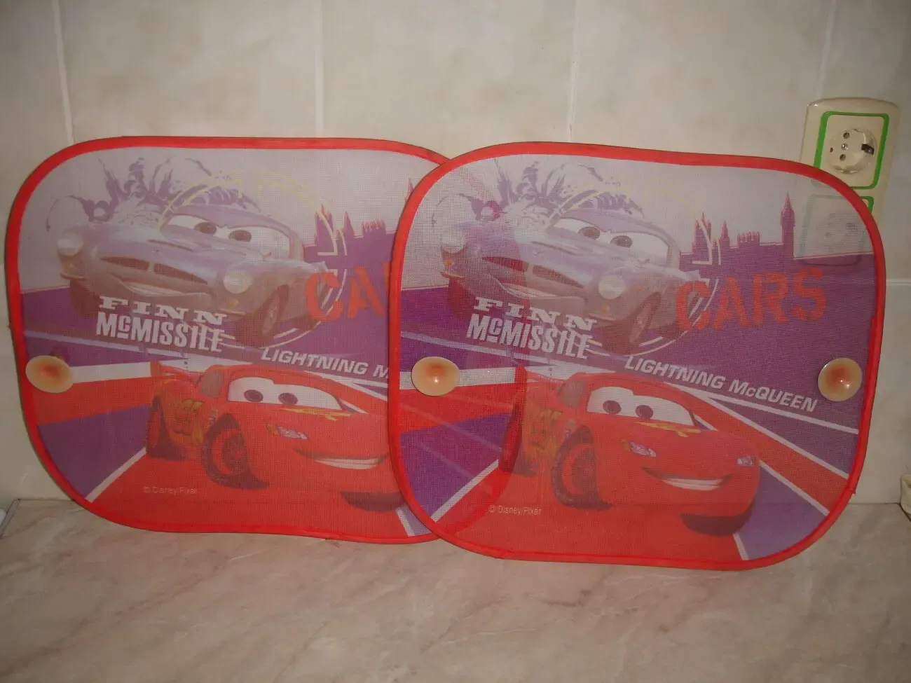 Автошторки вытяжные , автожалюзи   солнцезащитные