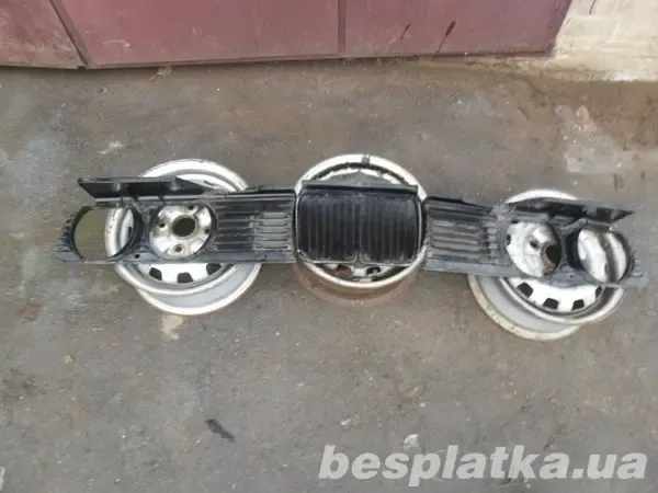 Решётка радиатора БМВ-3, 85 год, комплект. 3