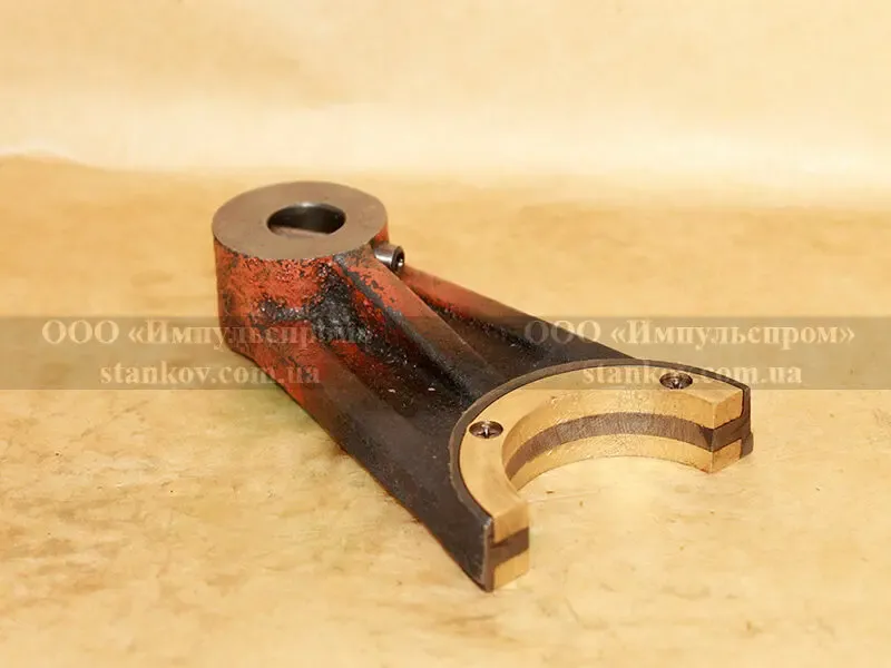 Вилка переключения фрикциона  к станкам 16к20, 3