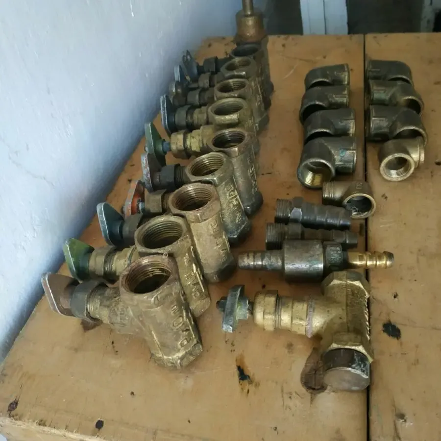 Продам вентиль латунный колено ру10 ру16 ссср 3