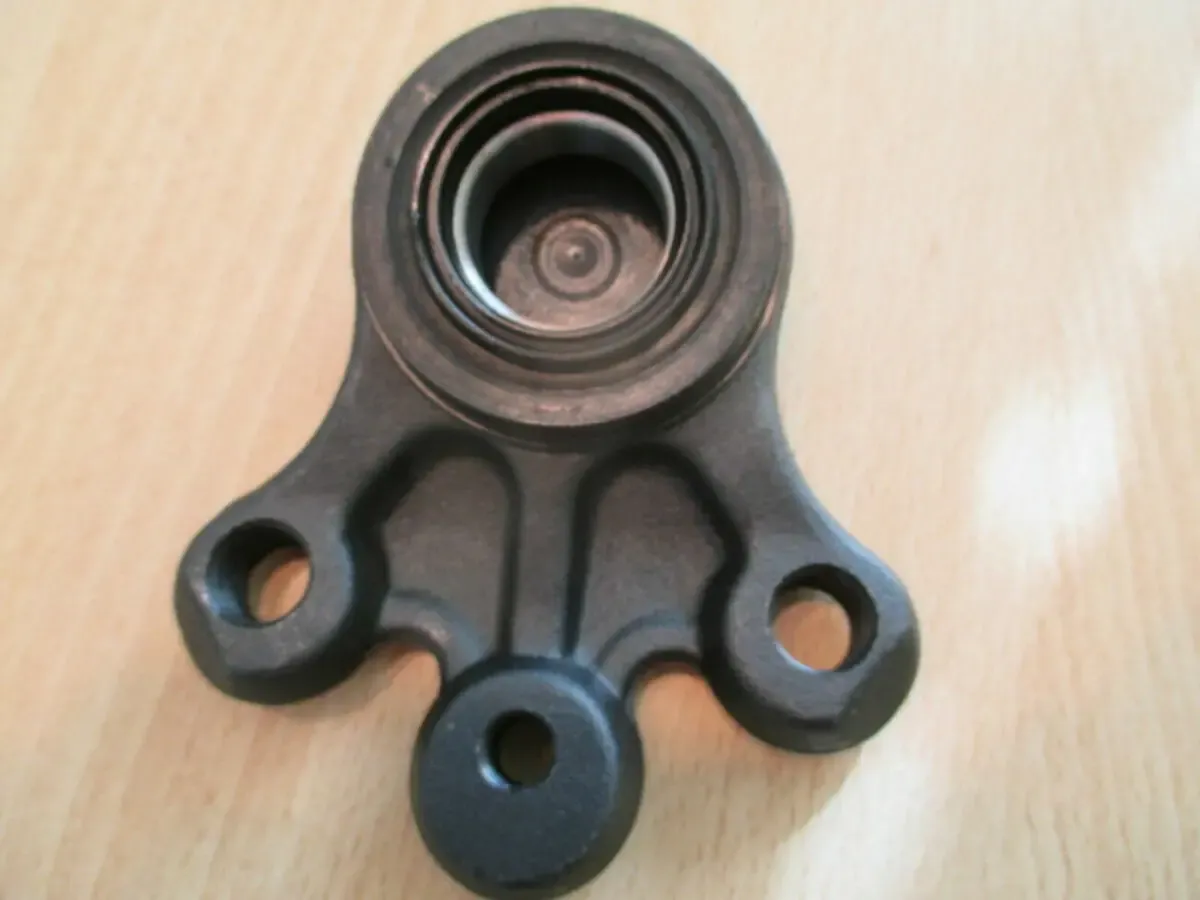 Шаровая опора нижняя для автoмобиля пежо 407 ( Peugeot 407 ) 2